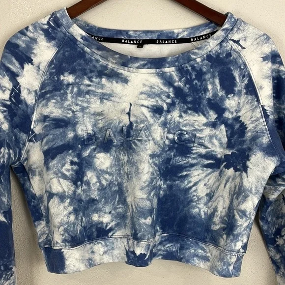 BALANCE Athletica Essence Crop Sweatshirt Sweater - Picture 3 of 9